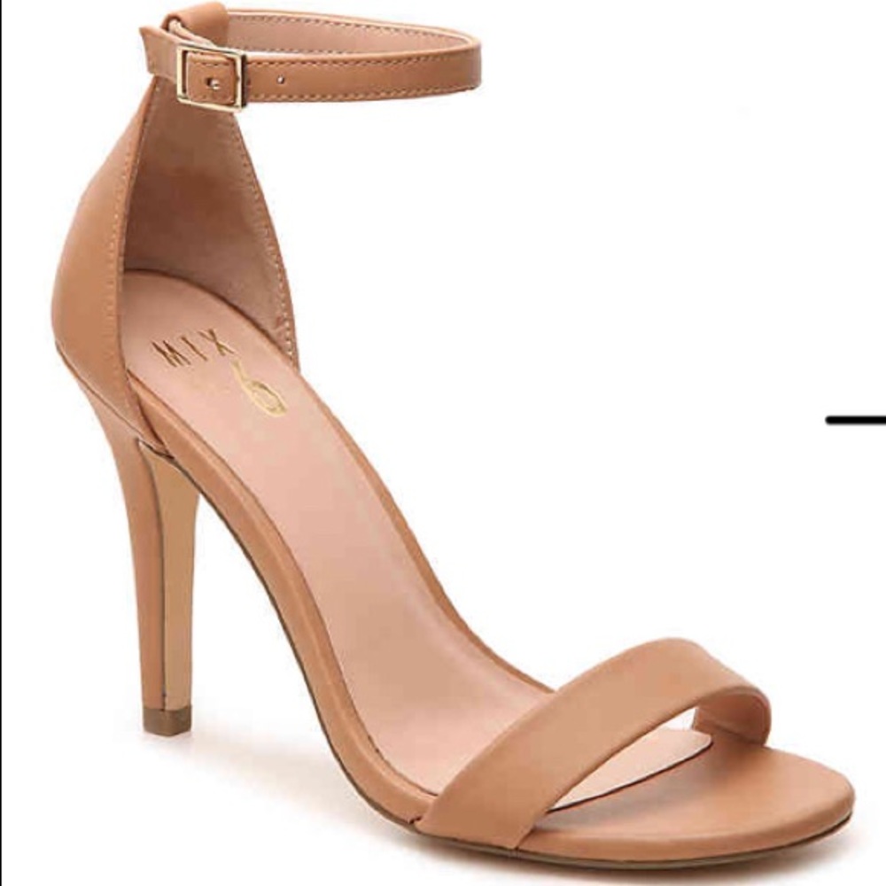 mix no. 6 tan heeled sandals, slightly worn
